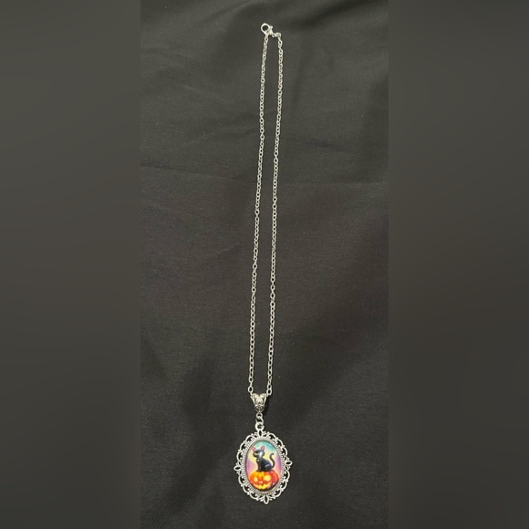 🌟3/$5🌟Black Cat Necklace - Picture 2 of 4
